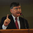 El profesor doctor Óscar Juan Rodríguez Kennedy, encargado de brindar una charla sobre “La autoría mediata por aparatos de poder”.