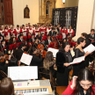 Coro de la Schola Cantorum de la Arquidiócesis de la Santísima Asunción.