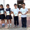 Los alumnos recibieron un material sobre los derechos del niño.