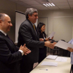 El profesor José María Cabral y el doctor Carlos Cabriza felicitaron a los participantes del curso.