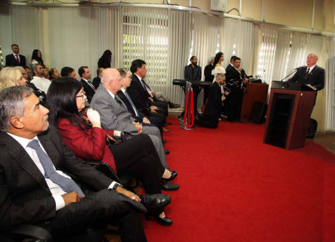 Autoridades judiciales en ceremonia de asunción al cargo del fiscal general del Estado.