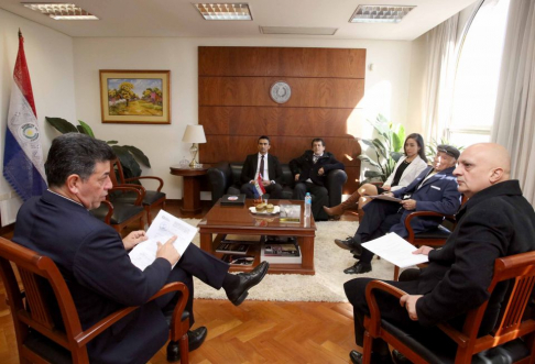 El ministro Víctor Ríos se reunió con miembros de la Asociación de Abogados Laboralistas.