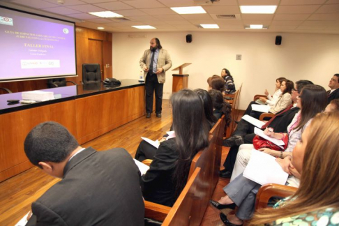 La presentación del material se realizó en el marcodel Programa “”Fortalecimiento del Estado de Derecho” del Plan de Transparencia Judicial.      