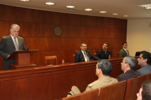 La presentación estuvo a cargo del ministro Víctor Núñez y del diputado Gustavo Mussi. También participó el presidente de la Corte, doctor Antonio Fretes.