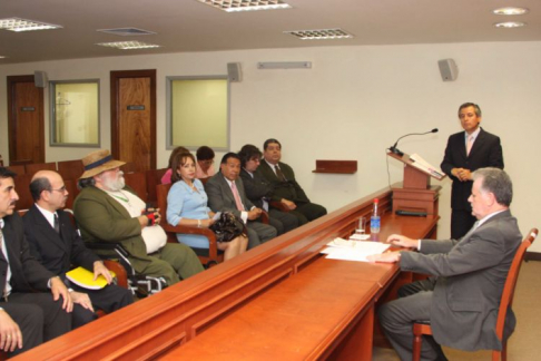 Imagenes de la reunión con el ministro de la Corte Suprema de Justicia, doctor Victor Núñez