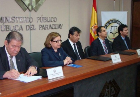 Ministra Alicia Pucheta de Correa asistió al simposio sobre 