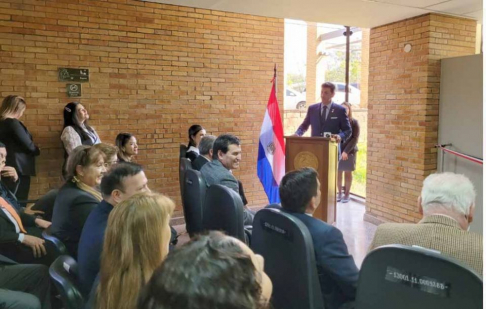 El ministro Ríos, mencionó que después de aproximadamente 150 años se está descentralizando la oficina de Registros Públicos en Paraguarí y destacó la importancia de la habilitación de la nueva oficina.