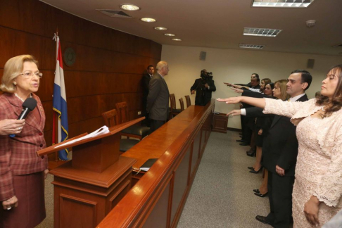 El acto de juramento se realizó en la Sala de Conferencias de la sede judicial capitalina.