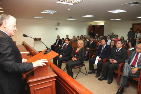 El presidente de la máxima instancia judicial, doctor Víctor Núñez durante el juramento de rigor.