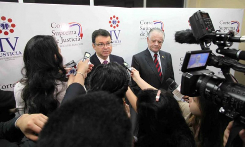 Conferencia de prensa brindada por el presidente de la Corte IDH, Humberto Sierra Porto, acompañado del ministro de la Corte Suprema de Justicia doctor Víctor Núñez.