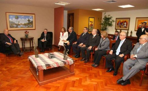 Durante la reunión que mantuvo el pleno de la Corte Suprema de Justicia con el secretario general de la OEA, José Miguel Insulza