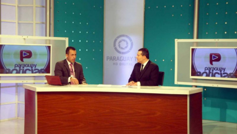 El abogado Raúl Garay, responsable de la Dirección de Mediación, fue entrevistado por el periodista Omar Bogado en el espacio informativo de Paraguay TV.