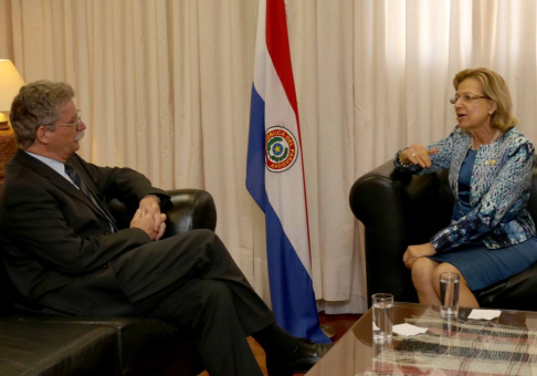 Reunión de la presidenta de la Corte, doctora Alicia Pucheta de Correa, y el embajador alemán Johannes Trommer, en el marco de una visita protocolar.