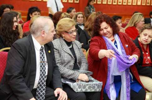 El acto de homenaje contó con la presencia de los ministros Luis María Benítez Riera y Gladys Bareiro de Módica