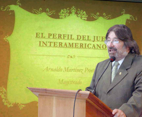 Arnaldo Martínez Prieto, disertante del Ciclo de Conferencias de DDHH con énfasis en control de convencionalidad