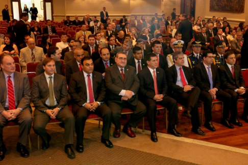 El ministro de la Corte Suprema de Justicia doctor Antonio Fretes junto a otras autoridades nacionales en la presentación de la rendición de cuentas del Consejo de la Magistratura.