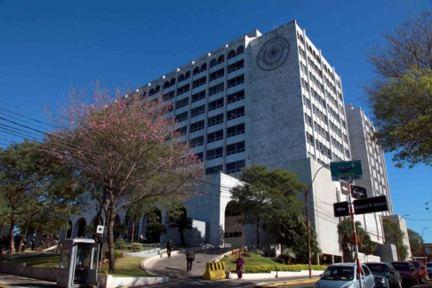 La Oficina de Legalizaciones se encuentra en la Planta Baja del Palacio de Justicia de Asunción.