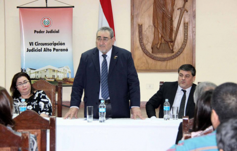 El ministro de la CSJ Antonio Fretes estuvo presente en la charla sobre “Derecho penal juvenil con enfoque restaurativo”.