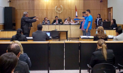 El juicio oral y público en los dos idiomas oficiales de nuestro país se desarrolló en la sede judicial de Cordillera.