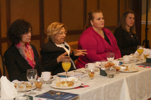 La presidenta de la Corte, Alicia Pucheta, dijo que los tres poderes del Estado deben trabajar en políticas sobre género.