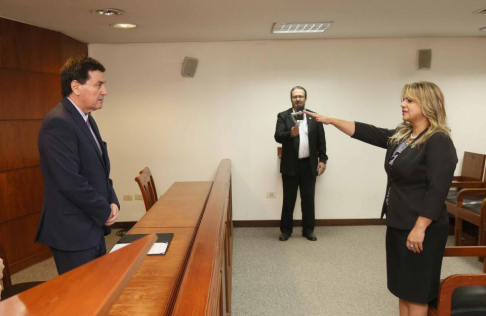 Ministro Santander Dans tomó juramento de rigor a jueza.