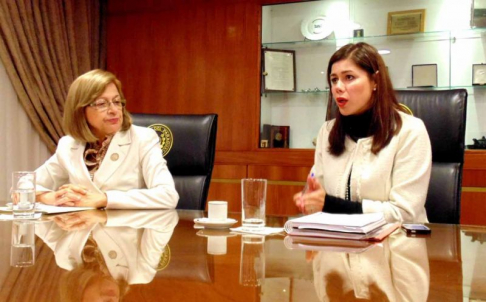 La ministra responsable de la Dirección de Derechos Humanos, doctora Alicia Beatriz Pucheta de Correa, junto a la directora, Abg. Nury Montiel Mallada.