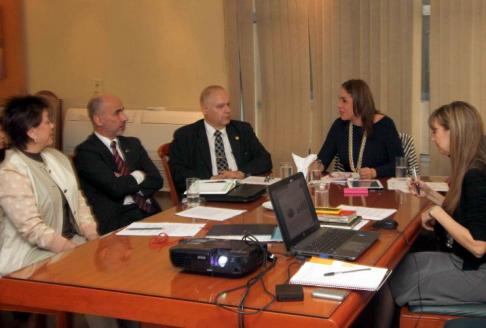 El ministro Luis María Benítez Riera en la reunión que se celebró en el Ministerio de Justicia.