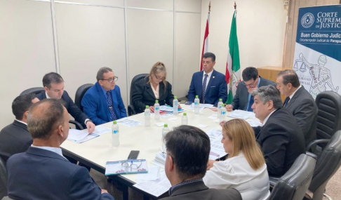 Ministros entrevistaron a postulantes a cargos para Paraguarí.