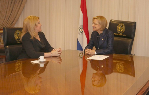 La doctora Alicia Pucheta se reunió con la ministra de la Mujer, Ana María Baiardi, hoy.
