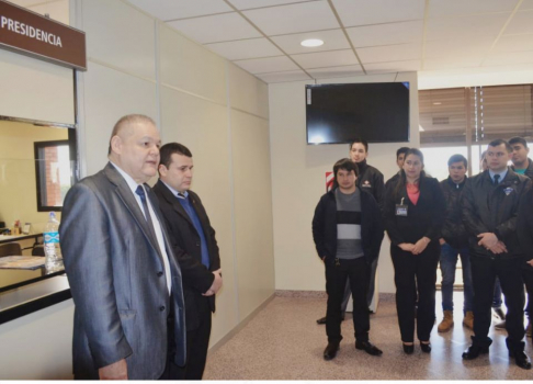 El presidente de la circunscripción, Édgar Adrián Urbieta,recibió a los visitantes, resaltando que la iniciativa es una oportunidadpara que los alumnos adquieran experiencia.