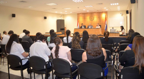 Actuarios y ujieres de juzgados de primera instancia de Caazapá debatieron sobre el sistema Judisoft