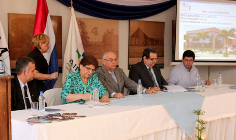 De la firma de convenio participaron el ministro de la Corte Suprema Miguel Óscar Bajac, la defensora general, Noyme Yore, y autoridades judiciales locales y municipales.