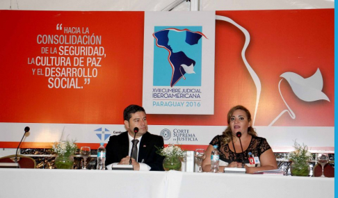 Conferencia de prensa ofrecida por la coordinadora general de la Cumbre, Mónica Paredes, en compañía del coordinador general de Prensa, Luis Giménez.