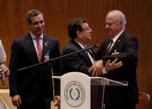 El doctor Luis María Benítez Riera se encargó de realizar el traspaso de mando de la Secretaría Pro Témpore a Ecuador.