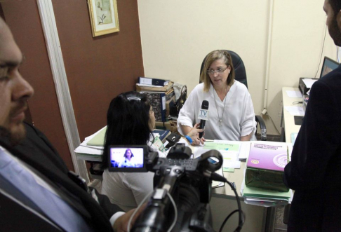 La encargada de la Oficina de Antecedentes Judiciales, Blanca Giménez de Machietto, durante una entrevista.