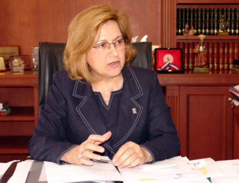 La presidenta de la Corte Suprema, doctora Alicia Pucheta de Correa tomando el juramento de rigor. 