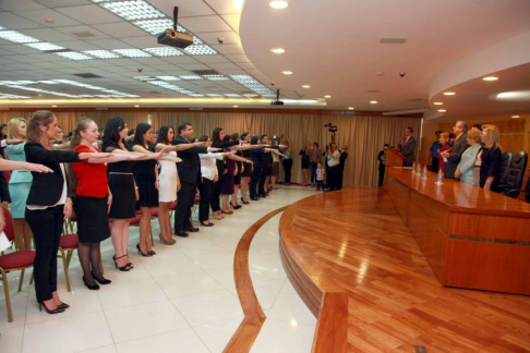 Los escribanos públicos juraron durante un acto en la sede del Palacio de Justicia de Asunción.