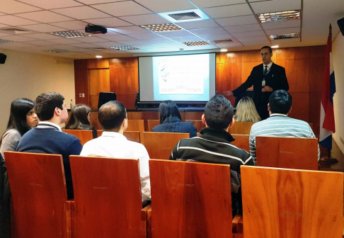 La jornada se realizó en la Sala de Conferencias del 8vo piso de la Torre Norte del Palacio de Justicia de Asunción.