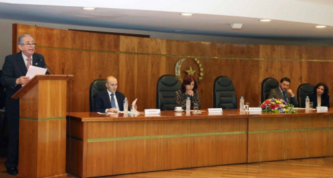 El doctor Raúl Torres Kirmser, presidente de la máxima instancia judicial, brindó las palabras de apertura a la conferencia.