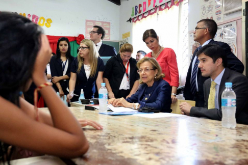 La titular de la Corte Suprema de Justicia y presidenta de la Sala Penal, doctora Alicia Pucheta de Correa, se entrevistó con internas adolescentes del Centro Educativo Virgen de Fátima.