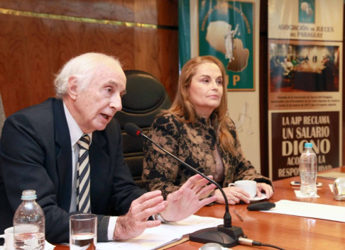 Clausura del módulo laboral del Primer Diplomado en Derecho para Jueces del Paraguay, en el Salón Auditorio.