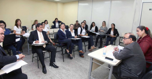 La reunión se llevó a cabo en el Centro de Entrenamiento y Capacitación Judicial, subsuelo 1 del Palacio de Justicia de Asunción.