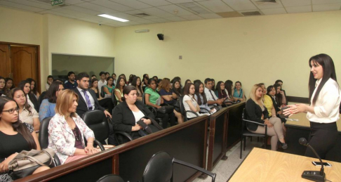 La Secretaría de Educación, cuya encargada es la licenciada Amada Herrera, recibió a los alumnos