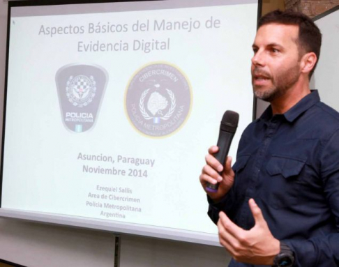 El primer taller de la jornada estuvo dirigido por Ezequiel Sallis, auxiliar del Área de Cibercrimen de la Superintendencia de Investigaciones de la Policía Metropolitana de la República Argentina.