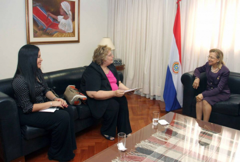 La doctora Pucheta recibió la visita de la presidenta de Paz Global del Área Mujer, licenciada María Ester Jiménez.