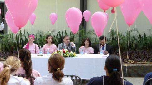 El doctor Rigoberto Zarza encabezó el acto recordatorio del Día Internacional de Lucha contra el Cáncer de Mama.