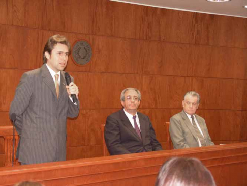 Vicepresidente de la República Luis Castiglioni junto al presidente y vicepresidente de la Corte.