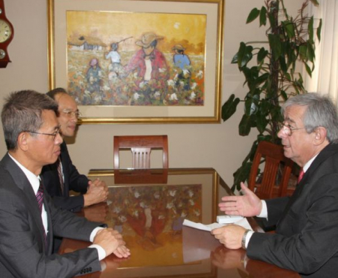 El presidente de la Corte recibió en su despacho al embajador taiwanes 