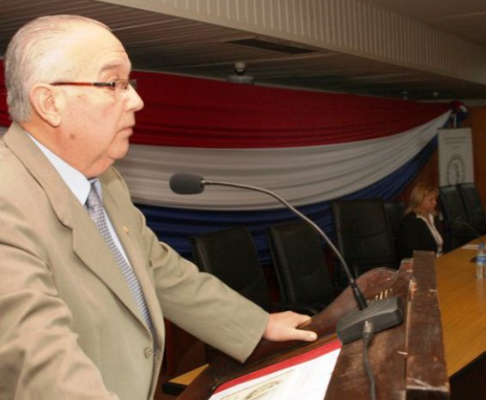 El ministro de la Corte Suprema, docotor Miguel Oscar Bajac durante su discurso de apertura del seminario