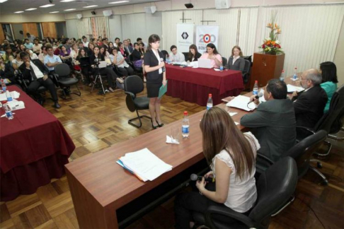 Jóvenes participaron por primera vez de un juicio oral mediante simulacro realizado durante la Expo Fiscalía